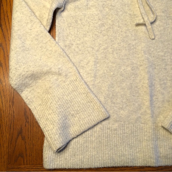 Women’s Loft Cream Funnel Neck Sweater Size Medium - Picture 4 of 9